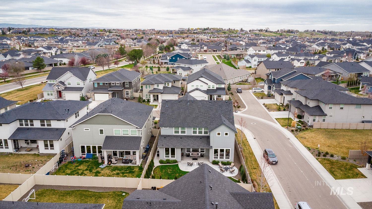 5576 S S Rosalia Way, Meridian, Idaho 83642, 5 Bedrooms, 4 Bathrooms, Residential For Sale, Price $859,900, 98979610