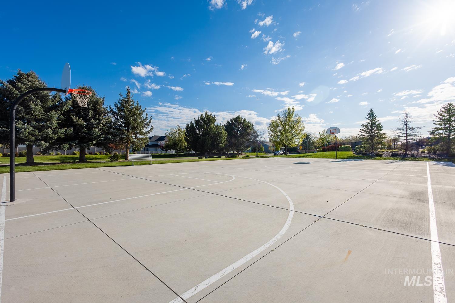 5576 S Rosalia Way, Meridian, Idaho 83642, 5 Bedrooms, 4 Bathrooms, Residential For Sale, Price $839,900,MLS 98979610
