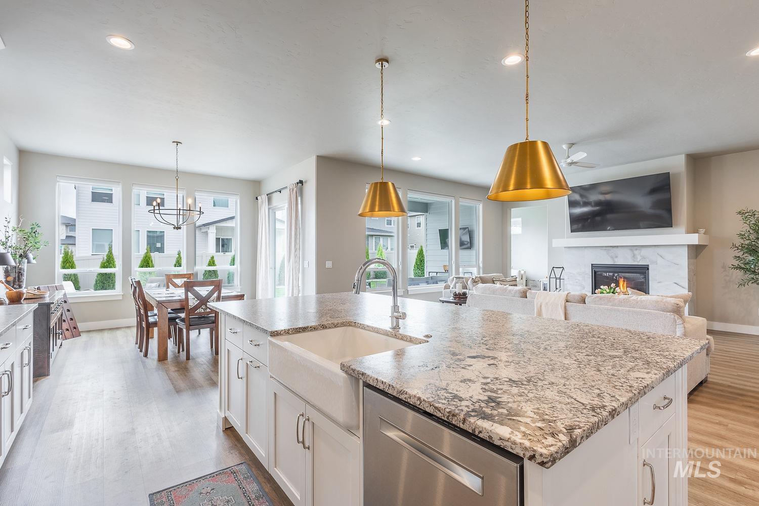 5576 S S Rosalia Way, Meridian, Idaho 83642, 5 Bedrooms, 4 Bathrooms, Residential For Sale, Price $859,900, 98979610