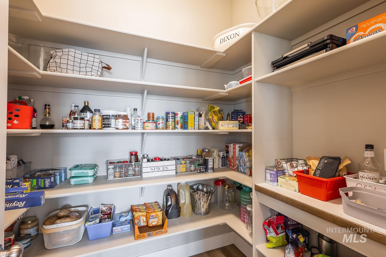 5576 S S Rosalia Way, Meridian, Idaho 83642, 5 Bedrooms, 4 Bathrooms, Residential For Sale, Price $859,900, 98979610