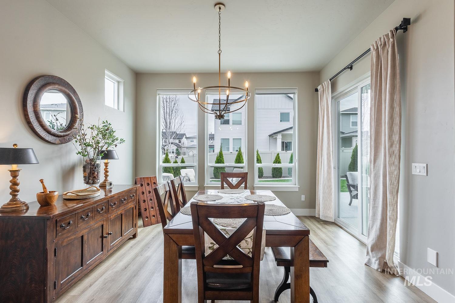 5576 S Rosalia Way, Meridian, Idaho 83642, 5 Bedrooms, 4 Bathrooms, Residential For Sale, Price $839,900,MLS 98979610