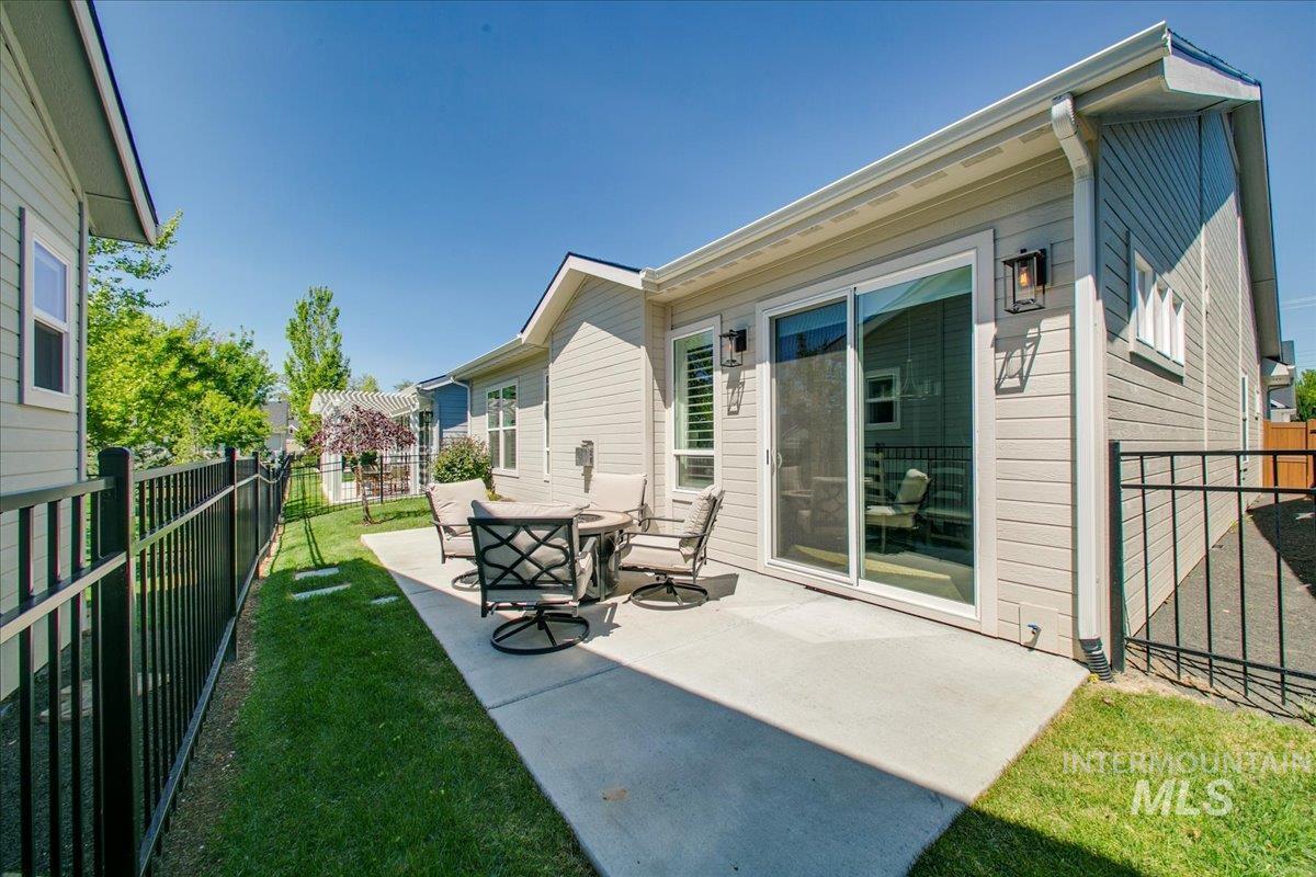 2565 E Ringneck St, Meridian, Idaho 83646, 3 Bedrooms, 2 Bathrooms, Residential For Sale, Price $589,900,MLS 98979611