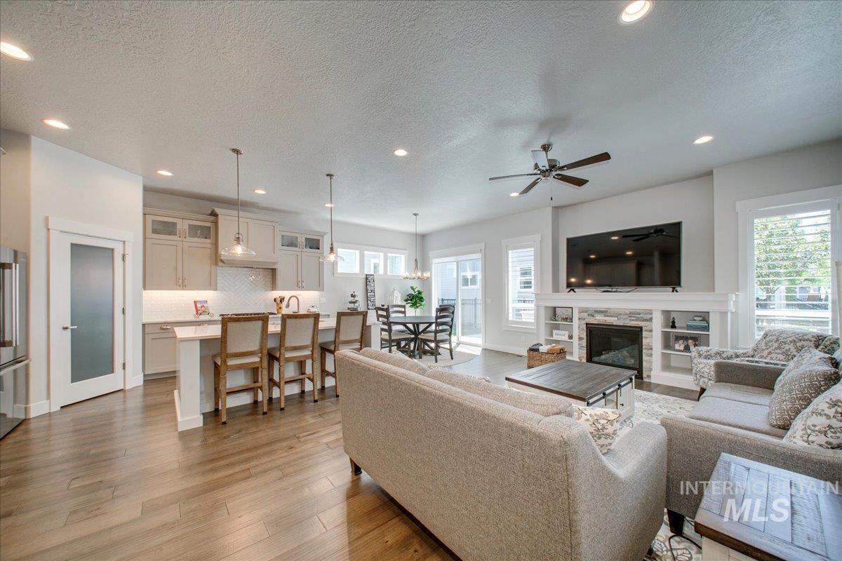 2565 E Ringneck St, Meridian, Idaho 83646, 3 Bedrooms, 2 Bathrooms, Residential For Sale, Price $589,900,MLS 98979611