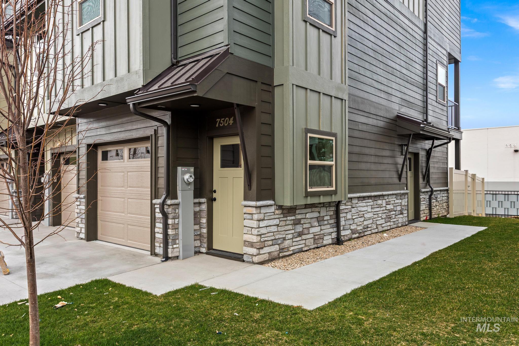 7439 W Swain Lane, Garden City, Idaho 83714, 3 Bedrooms, 3 Bathrooms, Residential For Sale, Price $439,000, 98979612