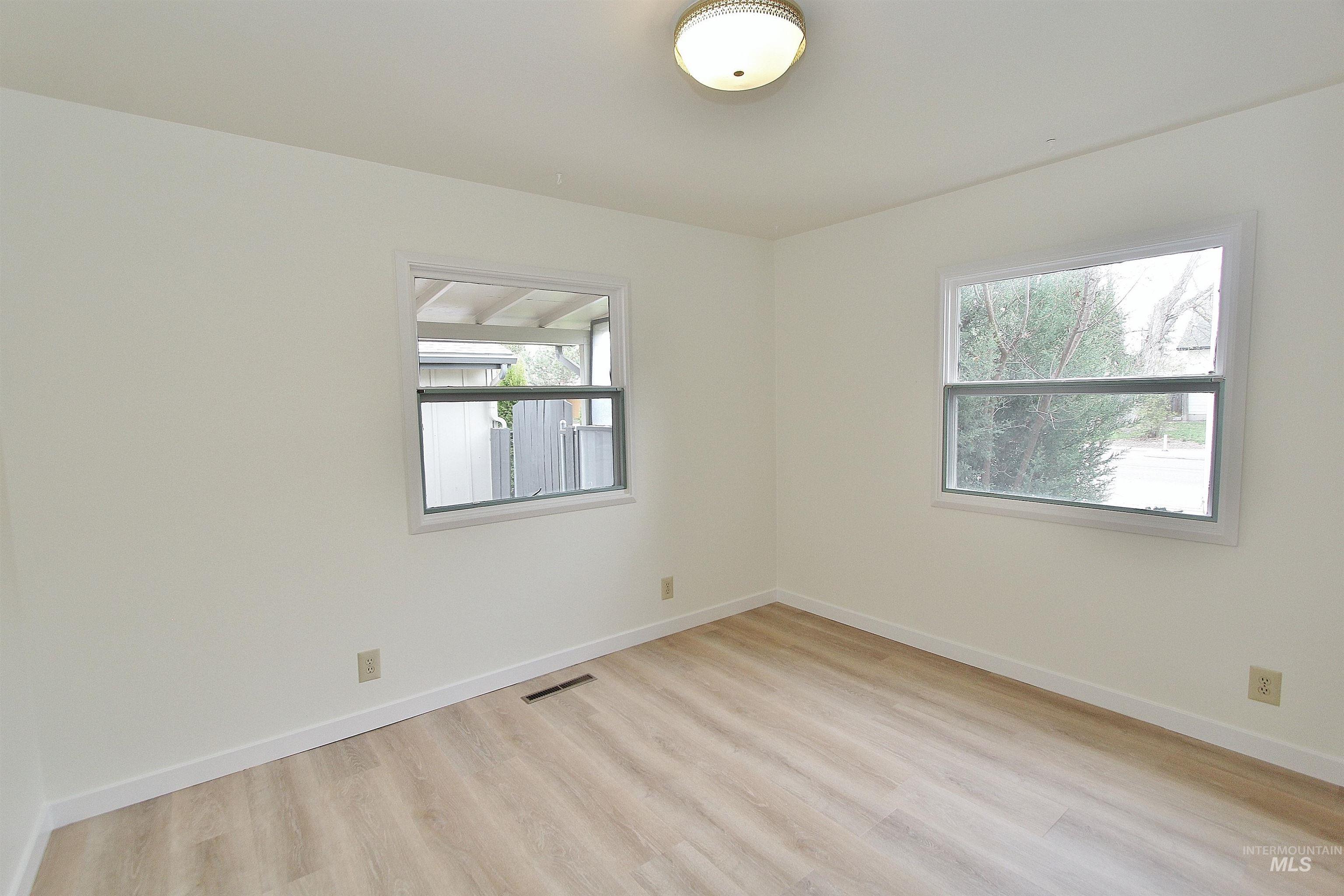 1161 S Abbey Circle, Boise, Idaho 83705-2074, 3 Bedrooms, 2 Bathrooms, Residential For Sale, Price $337,000, 98979614