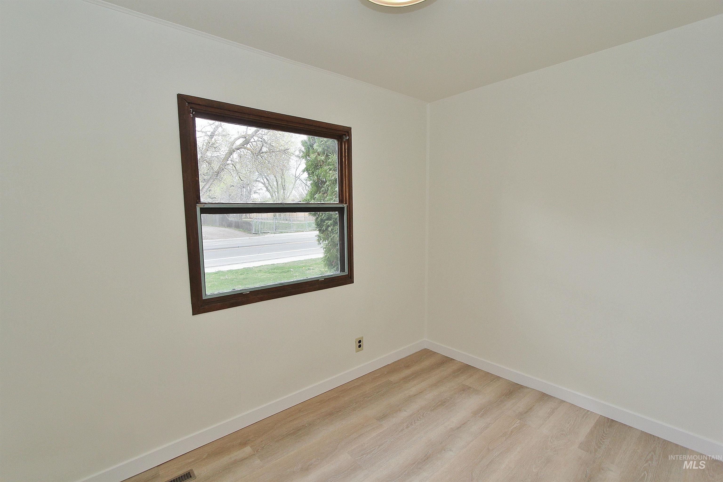 1161 S Abbey Circle, Boise, Idaho 83705-2074, 3 Bedrooms, 2 Bathrooms, Residential For Sale, Price $337,000, 98979614