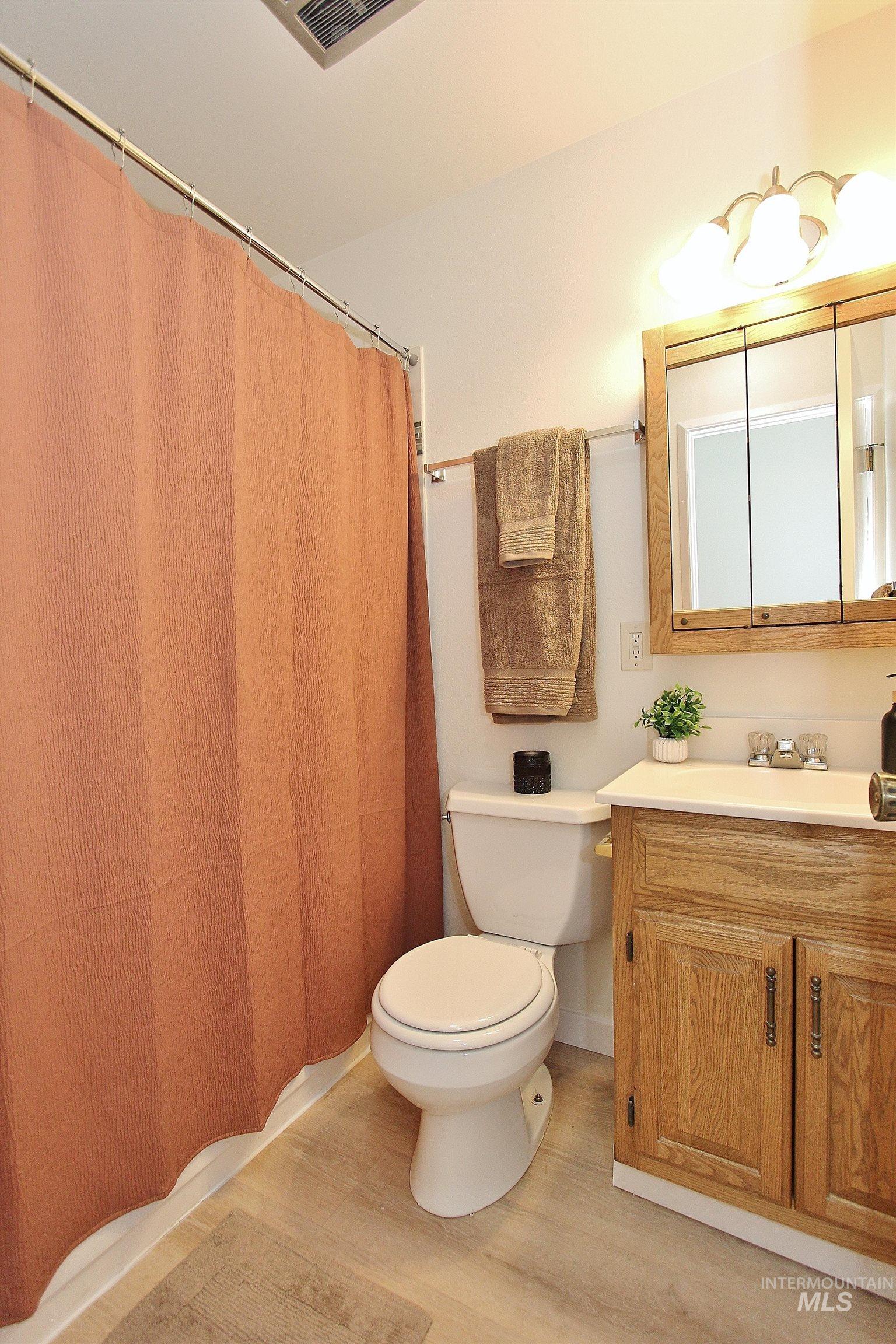 1161 S Abbey Circle, Boise, Idaho 83705-2074, 3 Bedrooms, 2 Bathrooms, Residential For Sale, Price $337,000, 98979614