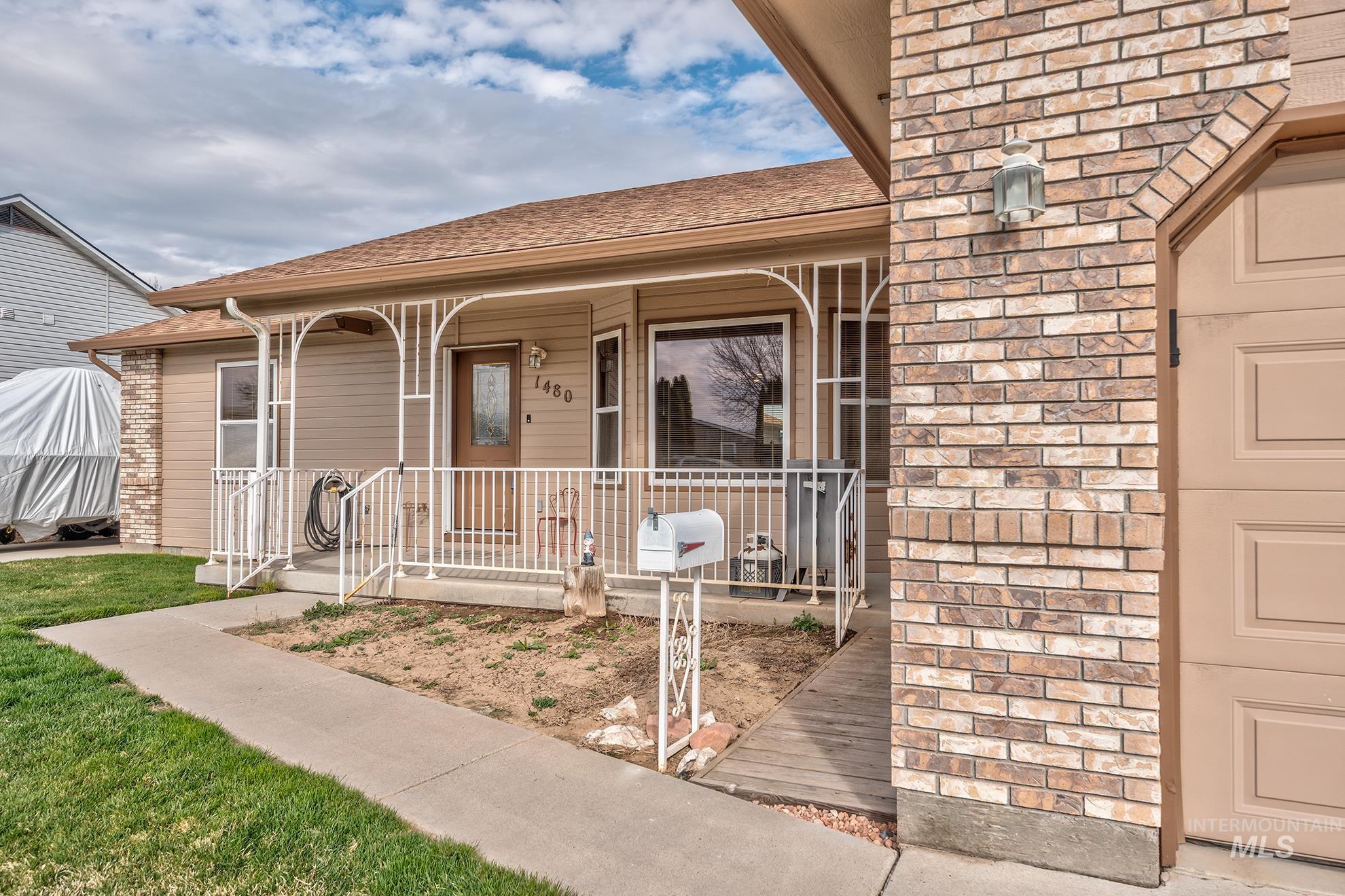 1480 W 6th St, Weiser, Idaho 83672, 3 Bedrooms, 2 Bathrooms, Residential For Sale, Price $429,000, 98979615