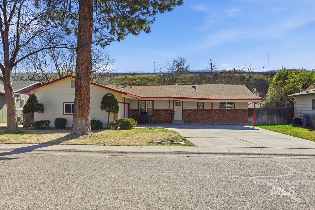 715 S Berwick Dr, Boise, Idaho 83706, 3 Bedrooms, 2.5 Bathrooms, Residential For Sale, Price $599,990, 98979618