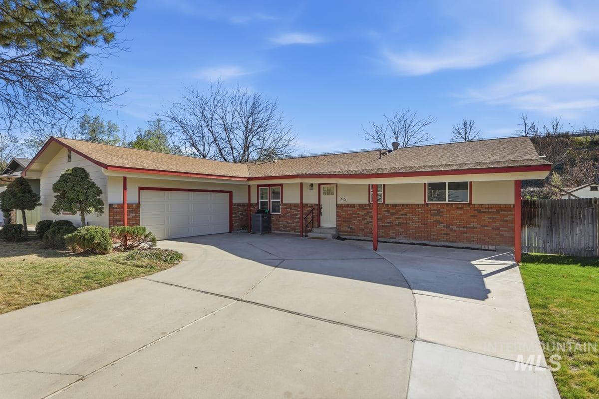 715 S Berwick Dr, Boise, Idaho 83706, 3 Bedrooms, 2.5 Bathrooms, Residential For Sale, Price $599,990, 98979618
