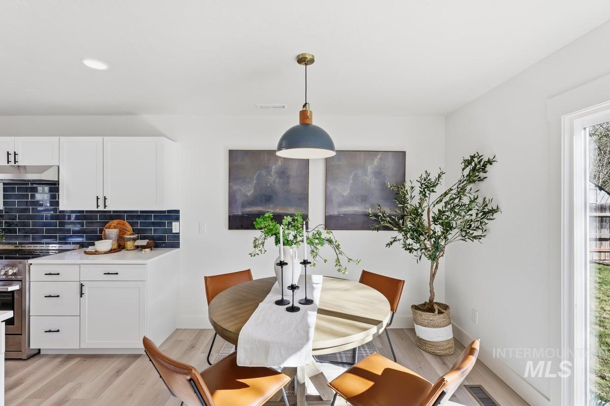 715 S Berwick Dr, Boise, Idaho 83706, 3 Bedrooms, 2.5 Bathrooms, Residential For Sale, Price $599,990, 98979618