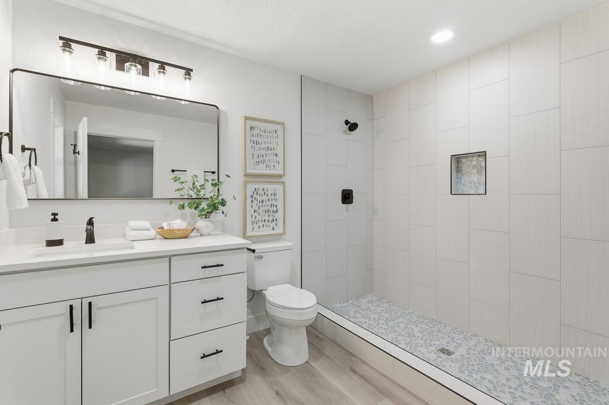 715 S Berwick Dr, Boise, Idaho 83706, 3 Bedrooms, 2.5 Bathrooms, Residential For Sale, Price $599,990, 98979618