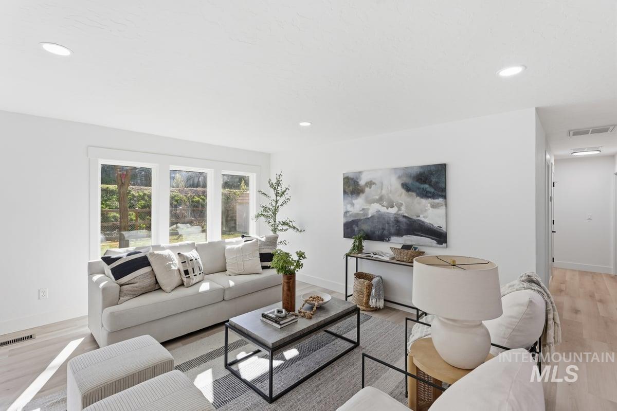 715 S Berwick Dr, Boise, Idaho 83706, 3 Bedrooms, 2.5 Bathrooms, Residential For Sale, Price $599,990, 98979618