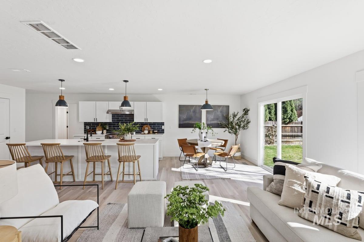 715 S Berwick Dr, Boise, Idaho 83706, 3 Bedrooms, 2.5 Bathrooms, Residential For Sale, Price $599,990, 98979618