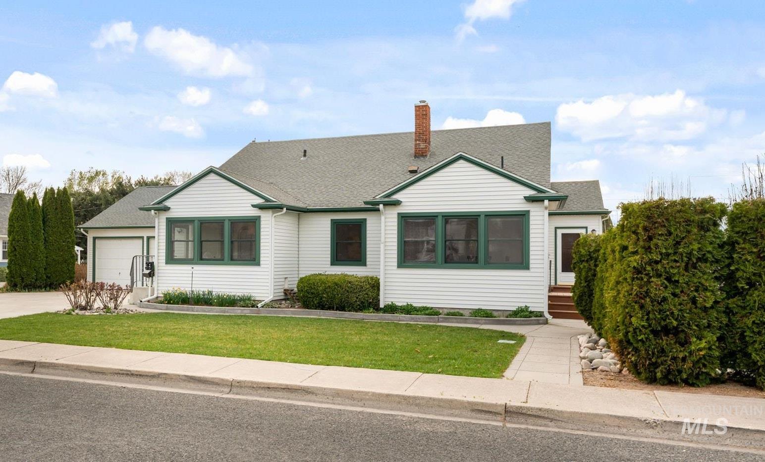 331 Fillmore Street, Twin Falls, Idaho 83301, 4 Bedrooms, 2 Bathrooms, Residential For Sale, Price $509,900, 98979620