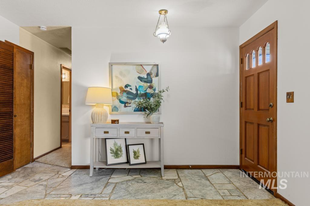 7304 W Cedarwood Dr, Boise, Idaho 83709-1831, 3 Bedrooms, 2 Bathrooms, Residential For Sale, Price $325,000, 98979621