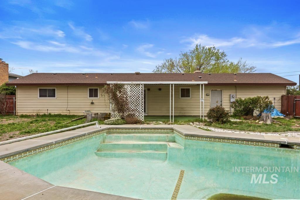 7304 W Cedarwood Dr, Boise, Idaho 83709-1831, 3 Bedrooms, 2 Bathrooms, Residential For Sale, Price $325,000, 98979621