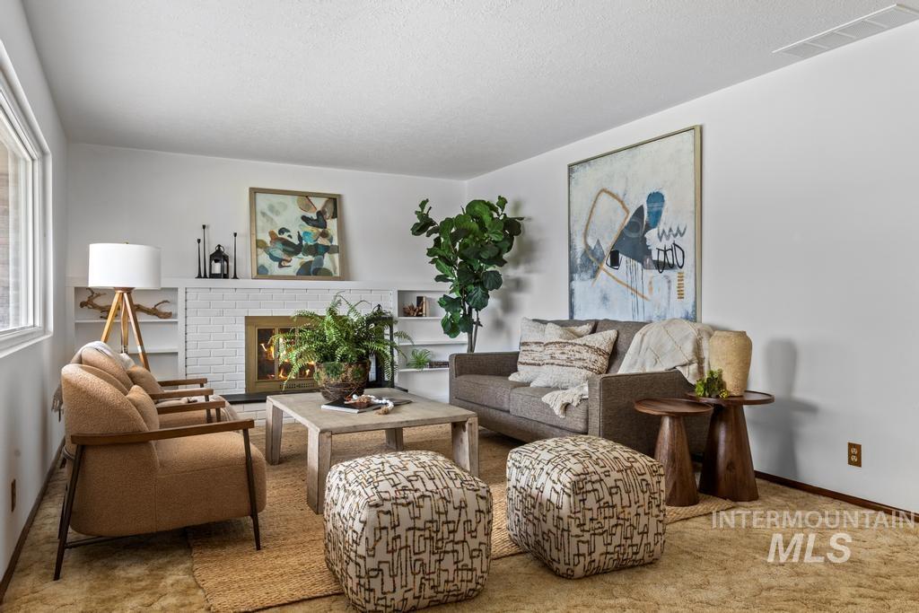 7304 W Cedarwood Dr, Boise, Idaho 83709-1831, 3 Bedrooms, 2 Bathrooms, Residential For Sale, Price $325,000, 98979621