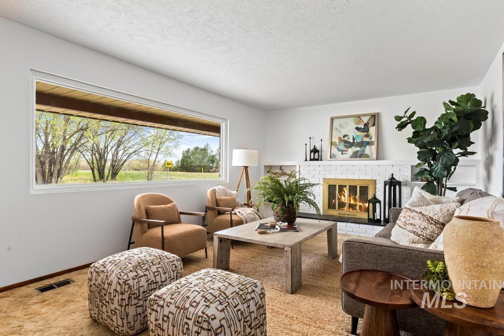 7304 W Cedarwood Dr, Boise, Idaho 83709-1831, 3 Bedrooms, 2 Bathrooms, Residential For Sale, Price $325,000, 98979621