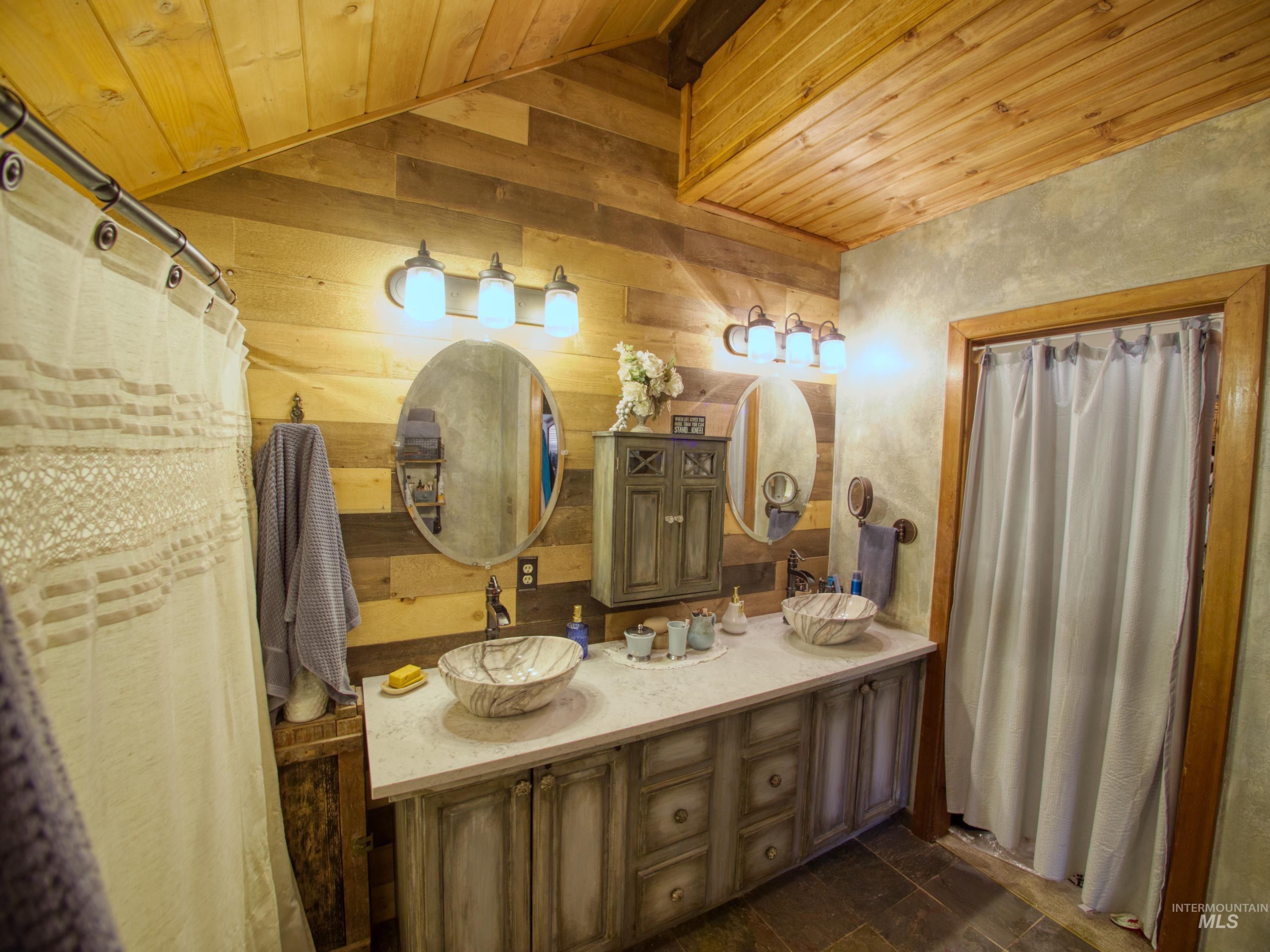 27 PARK LANE, Boise, Idaho 83716, 3 Bedrooms, 3 Bathrooms, Residential For Sale, Price $699,900, 98979623