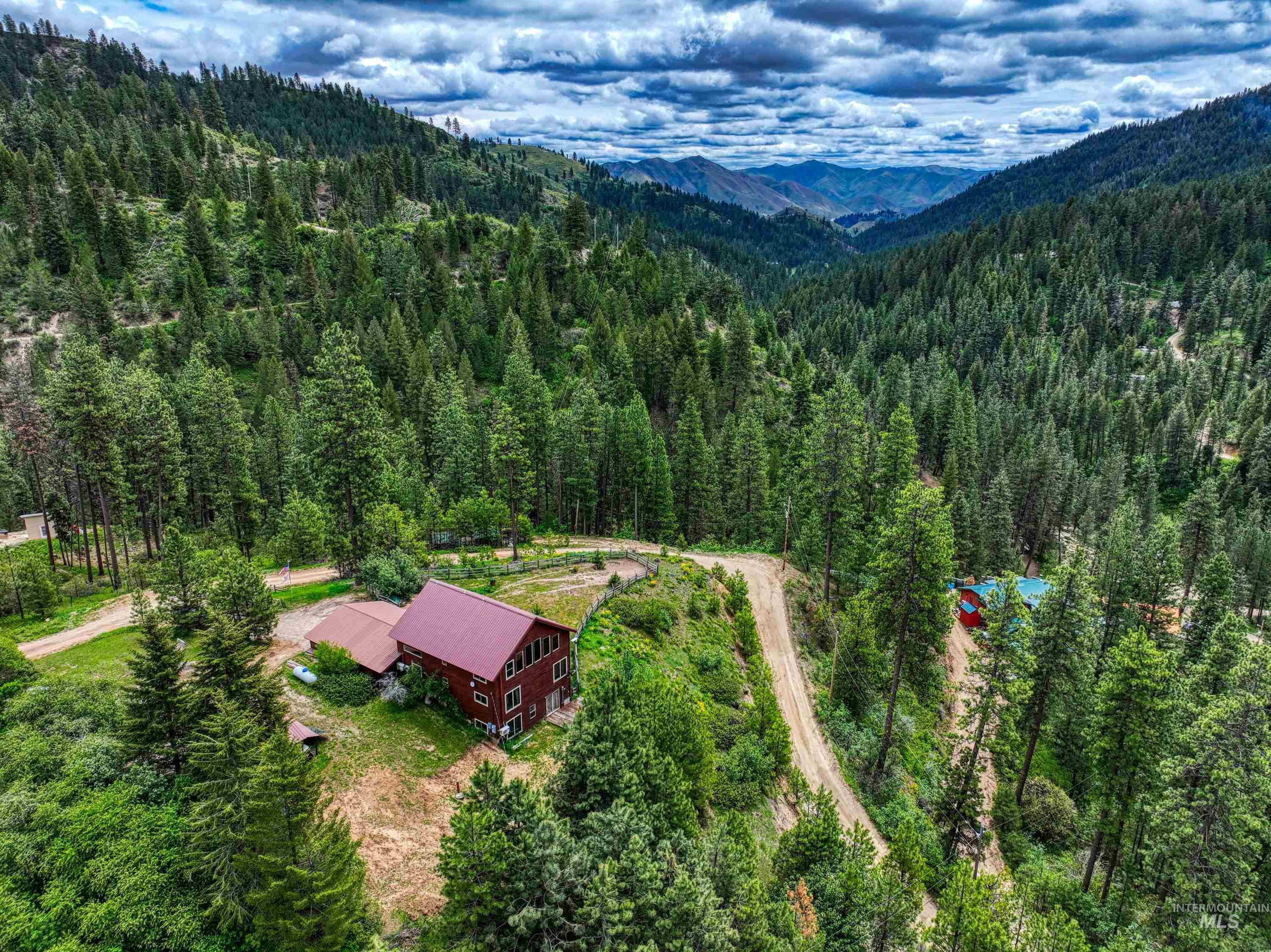 27 PARK LANE, Boise, Idaho 83716, 3 Bedrooms, 3 Bathrooms, Residential For Sale, Price $699,900, 98979623