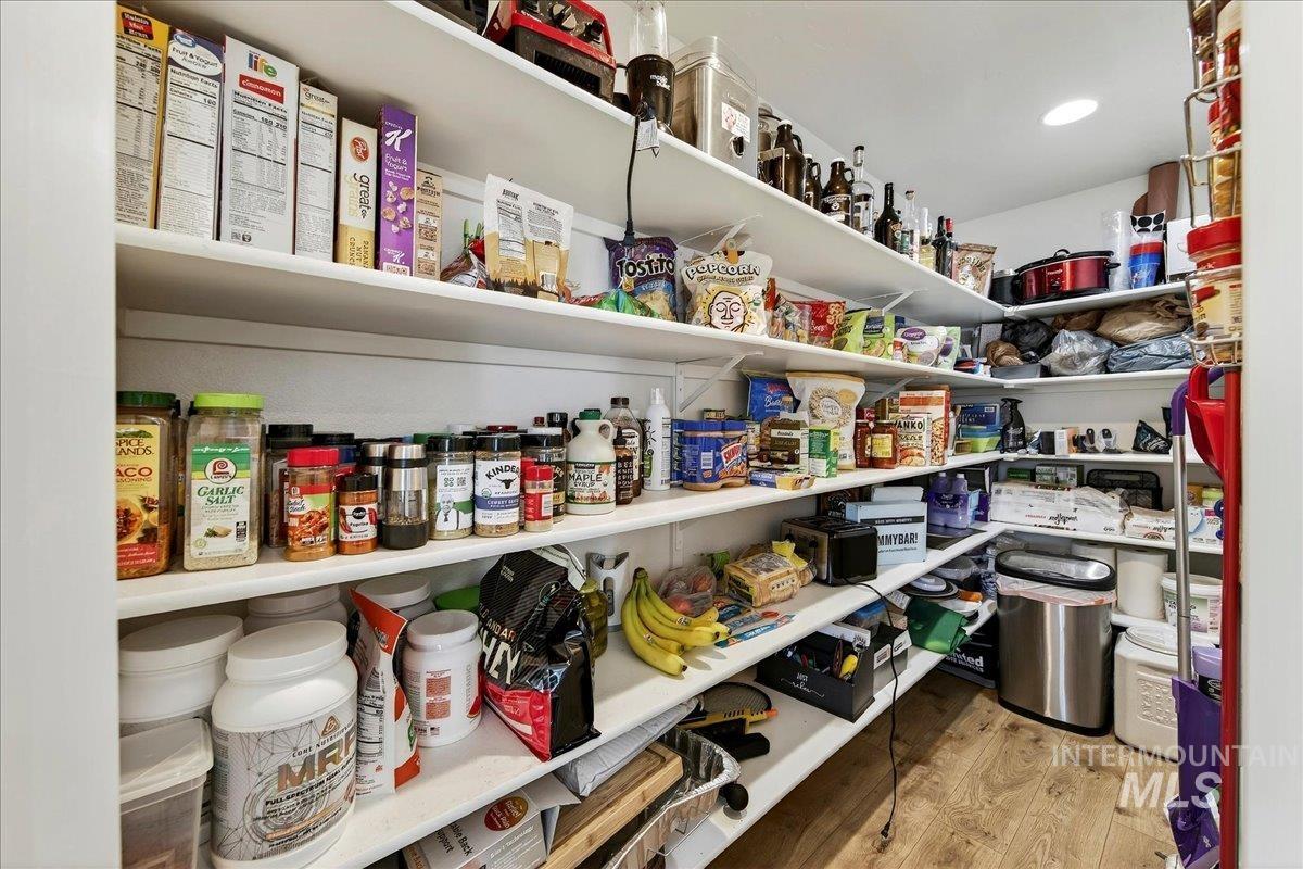 1015 E Cape Elizabeth Dr, Nampa, Idaho 83686, 5 Bedrooms, 3 Bathrooms, Residential For Sale, Price $679,000, 98979624