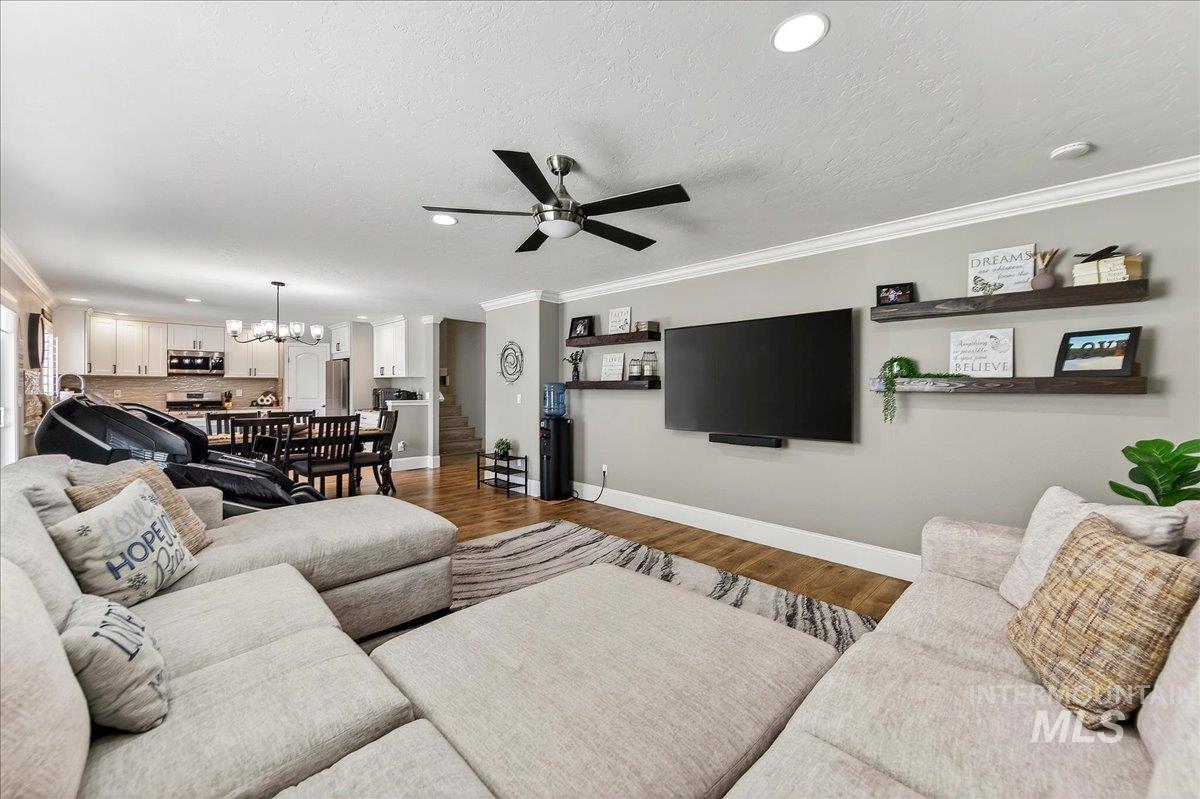 1015 E Cape Elizabeth Dr, Nampa, Idaho 83686, 5 Bedrooms, 3 Bathrooms, Residential For Sale, Price $679,000, 98979624