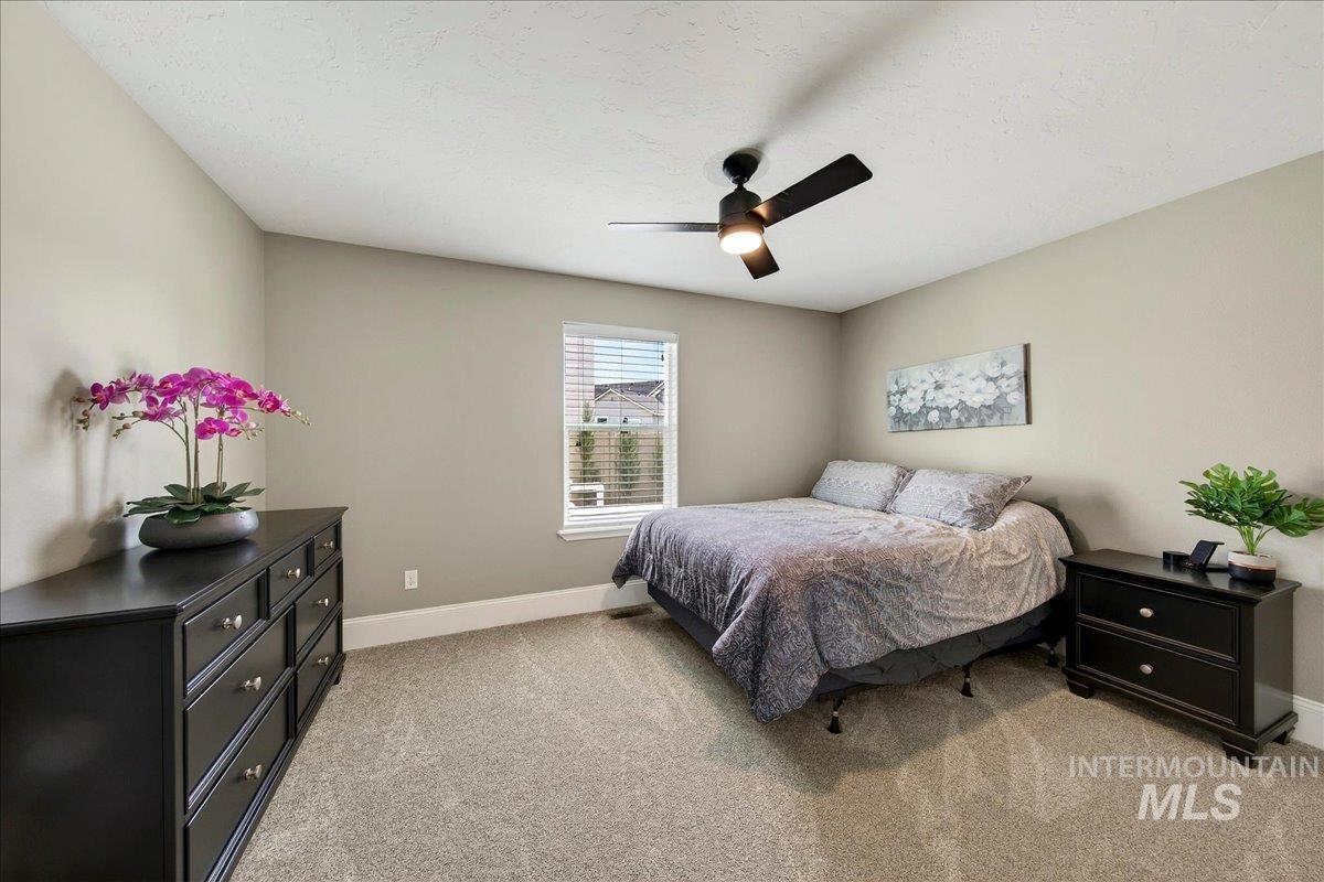 1015 E Cape Elizabeth Dr, Nampa, Idaho 83686, 5 Bedrooms, 3 Bathrooms, Residential For Sale, Price $679,000, 98979624