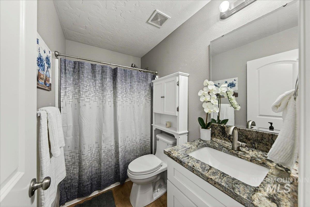 1015 E Cape Elizabeth Dr, Nampa, Idaho 83686, 5 Bedrooms, 3 Bathrooms, Residential For Sale, Price $679,000, 98979624