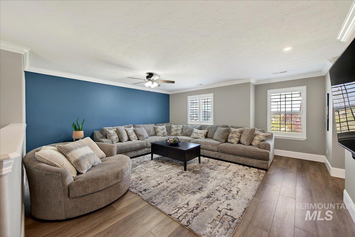 1015 E Cape Elizabeth Dr, Nampa, Idaho 83686, 5 Bedrooms, 3 Bathrooms, Residential For Sale, Price $679,000, 98979624