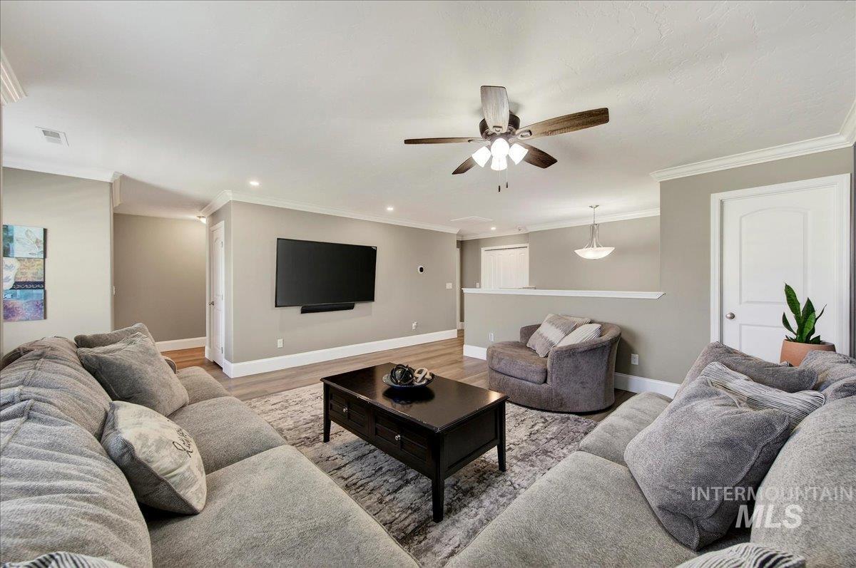 1015 E Cape Elizabeth Dr, Nampa, Idaho 83686, 5 Bedrooms, 3 Bathrooms, Residential For Sale, Price $679,000, 98979624