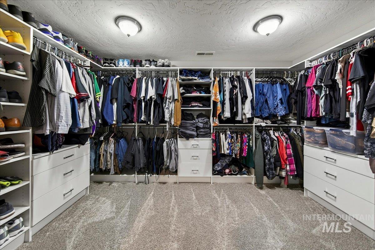 1015 E Cape Elizabeth Dr, Nampa, Idaho 83686, 5 Bedrooms, 3 Bathrooms, Residential For Sale, Price $679,000, 98979624