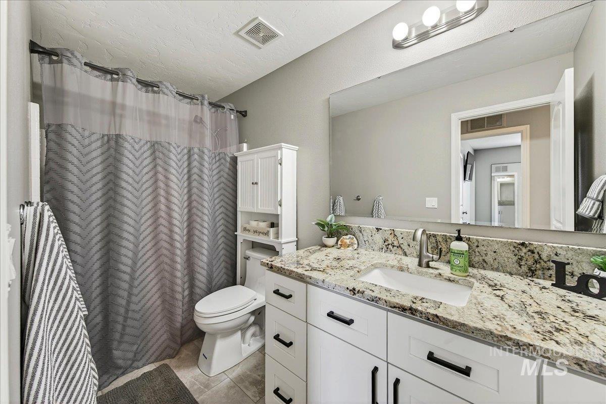 1015 E Cape Elizabeth Dr, Nampa, Idaho 83686, 5 Bedrooms, 3 Bathrooms, Residential For Sale, Price $679,000, 98979624