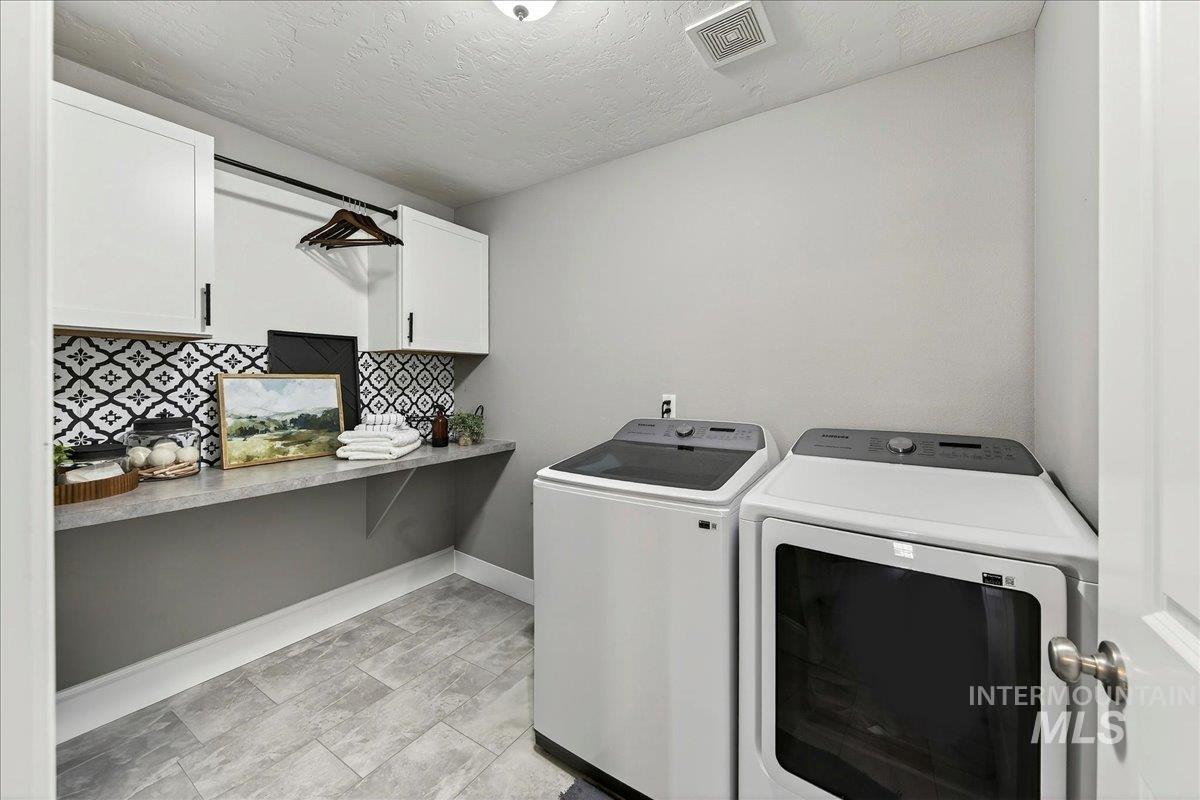 1015 E Cape Elizabeth Dr, Nampa, Idaho 83686, 5 Bedrooms, 3 Bathrooms, Residential For Sale, Price $679,000, 98979624