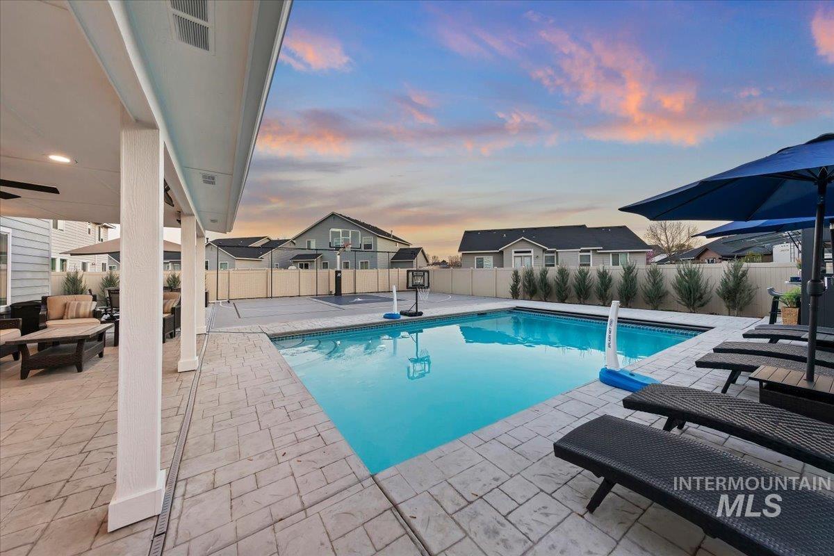 1015 E Cape Elizabeth Dr, Nampa, Idaho 83686, 5 Bedrooms, 3 Bathrooms, Residential For Sale, Price $679,000, 98979624