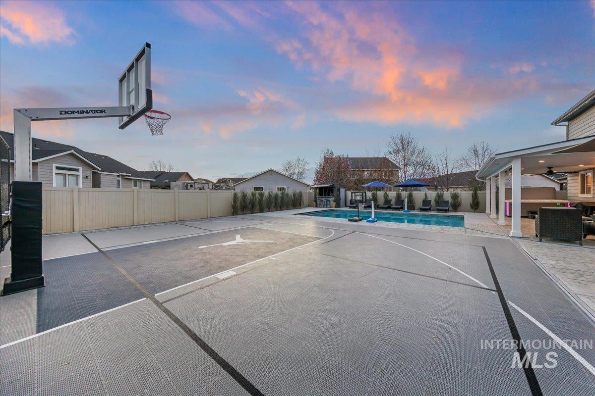 1015 E Cape Elizabeth Dr, Nampa, Idaho 83686, 5 Bedrooms, 3 Bathrooms, Residential For Sale, Price $679,000, 98979624