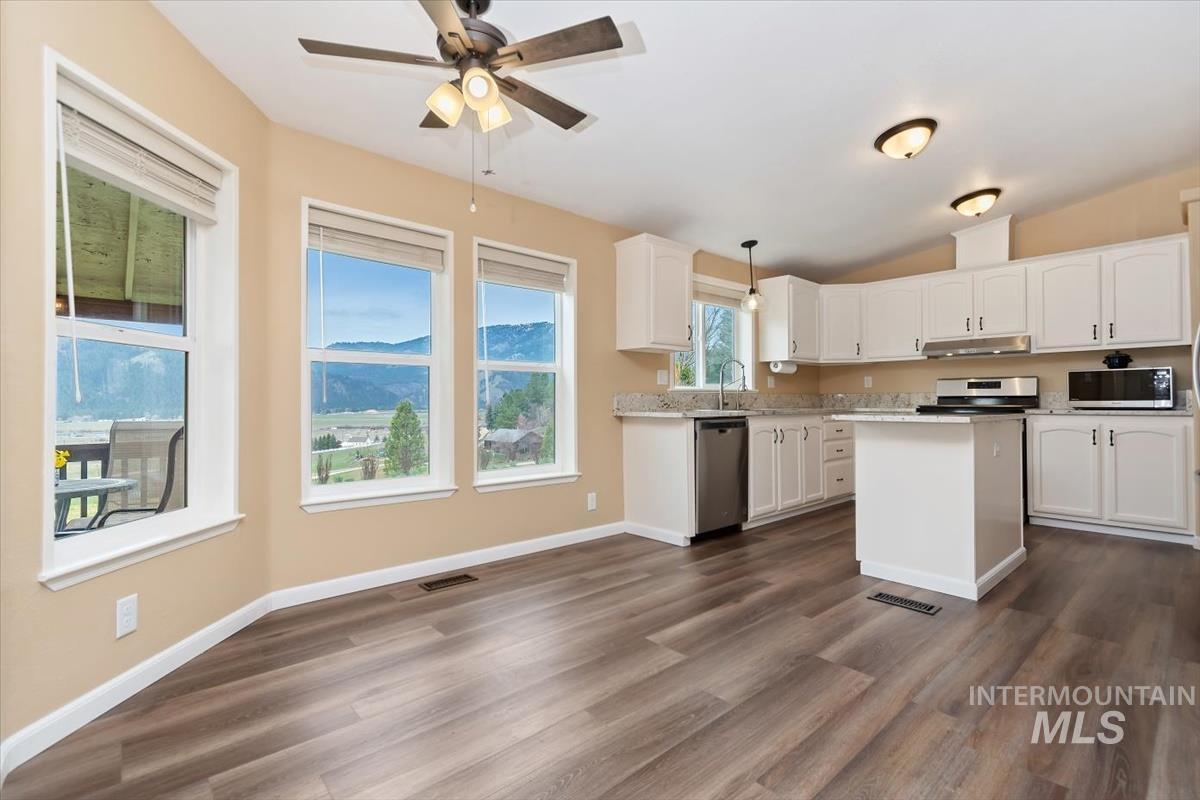 15 Granite Basin, Garden Valley, Idaho 83622, 3 Bedrooms, 2 Bathrooms, Residential For Sale, Price $575,000, 98979625