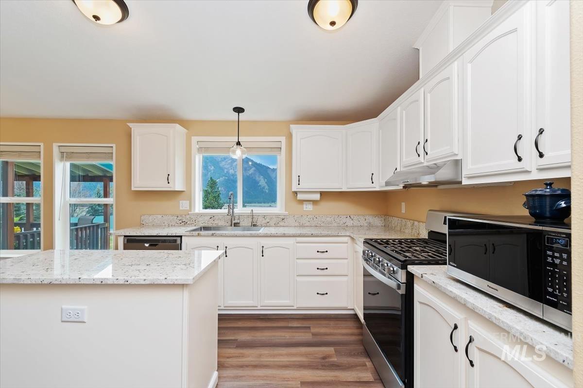 15 Granite Basin, Garden Valley, Idaho 83622, 3 Bedrooms, 2 Bathrooms, Residential For Sale, Price $575,000, 98979625