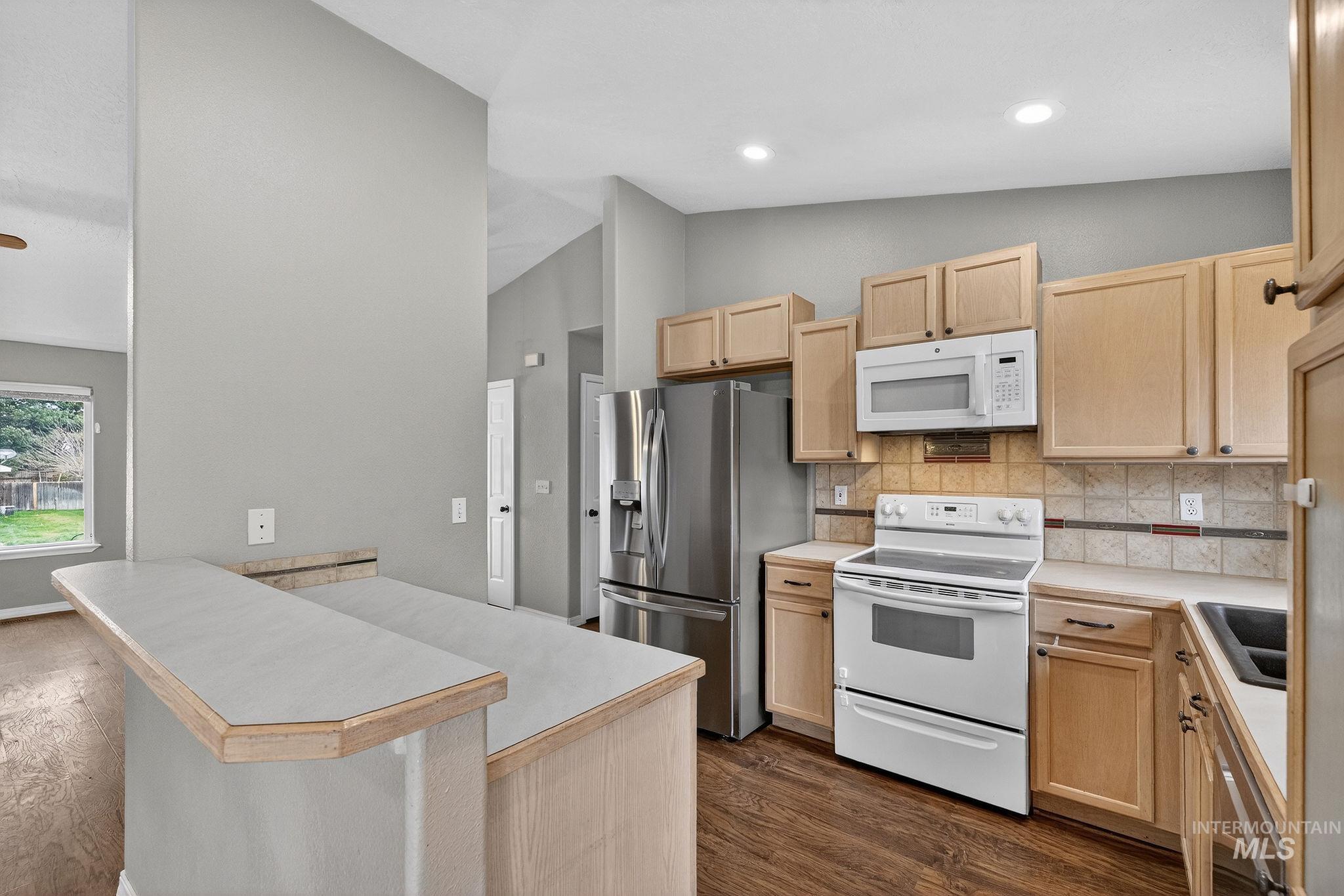 11157 W Red Maple Dr, Boise, Idaho 83709, 3 Bedrooms, 2 Bathrooms, Residential For Sale, Price $475,000, 98979627