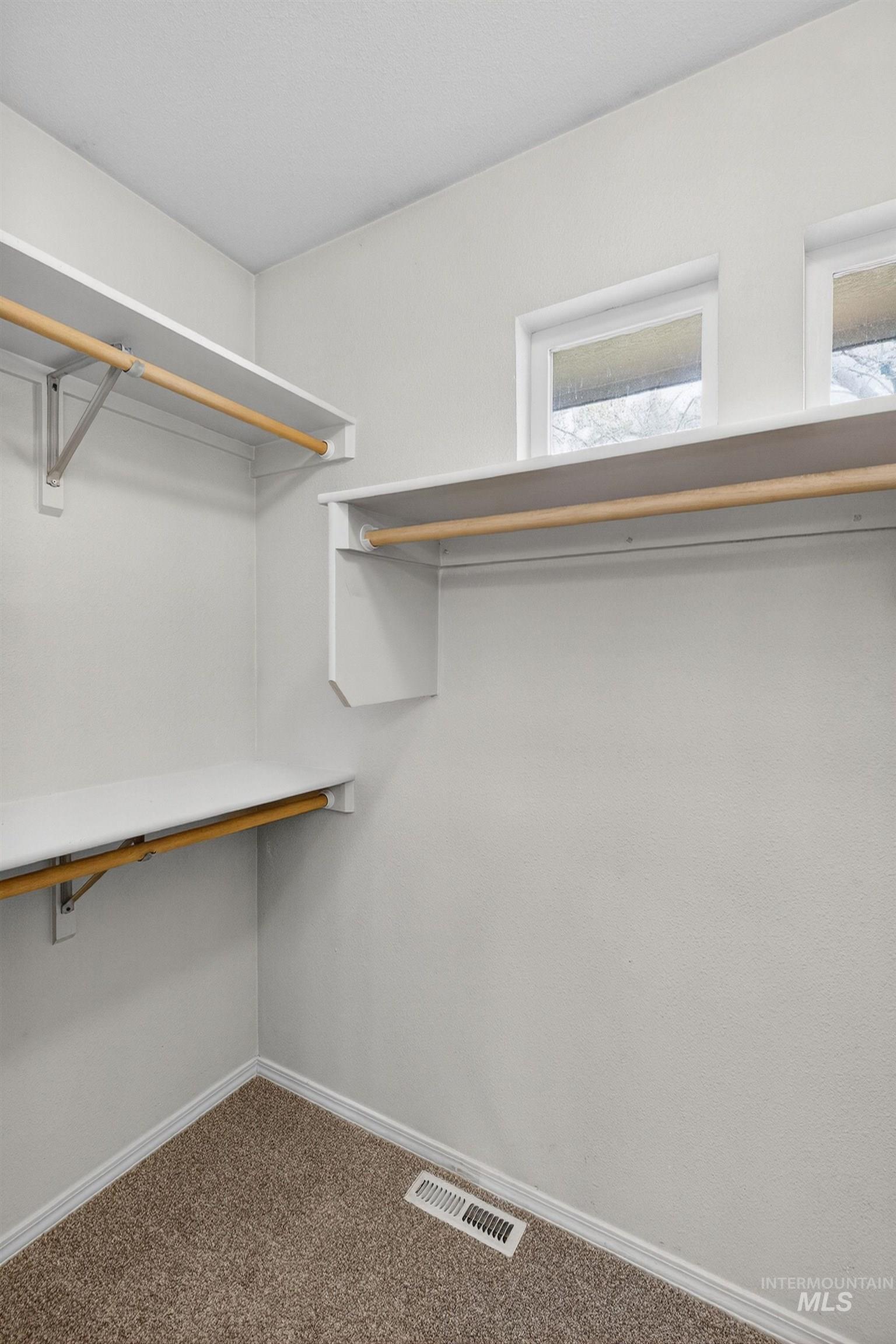 11157 W Red Maple Dr, Boise, Idaho 83709, 3 Bedrooms, 2 Bathrooms, Residential For Sale, Price $475,000, 98979627