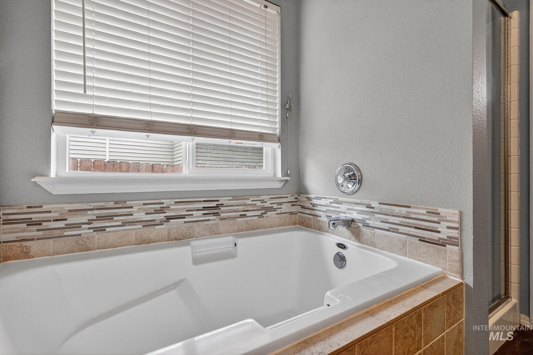 11157 W Red Maple Dr, Boise, Idaho 83709, 3 Bedrooms, 2 Bathrooms, Residential For Sale, Price $475,000, 98979627