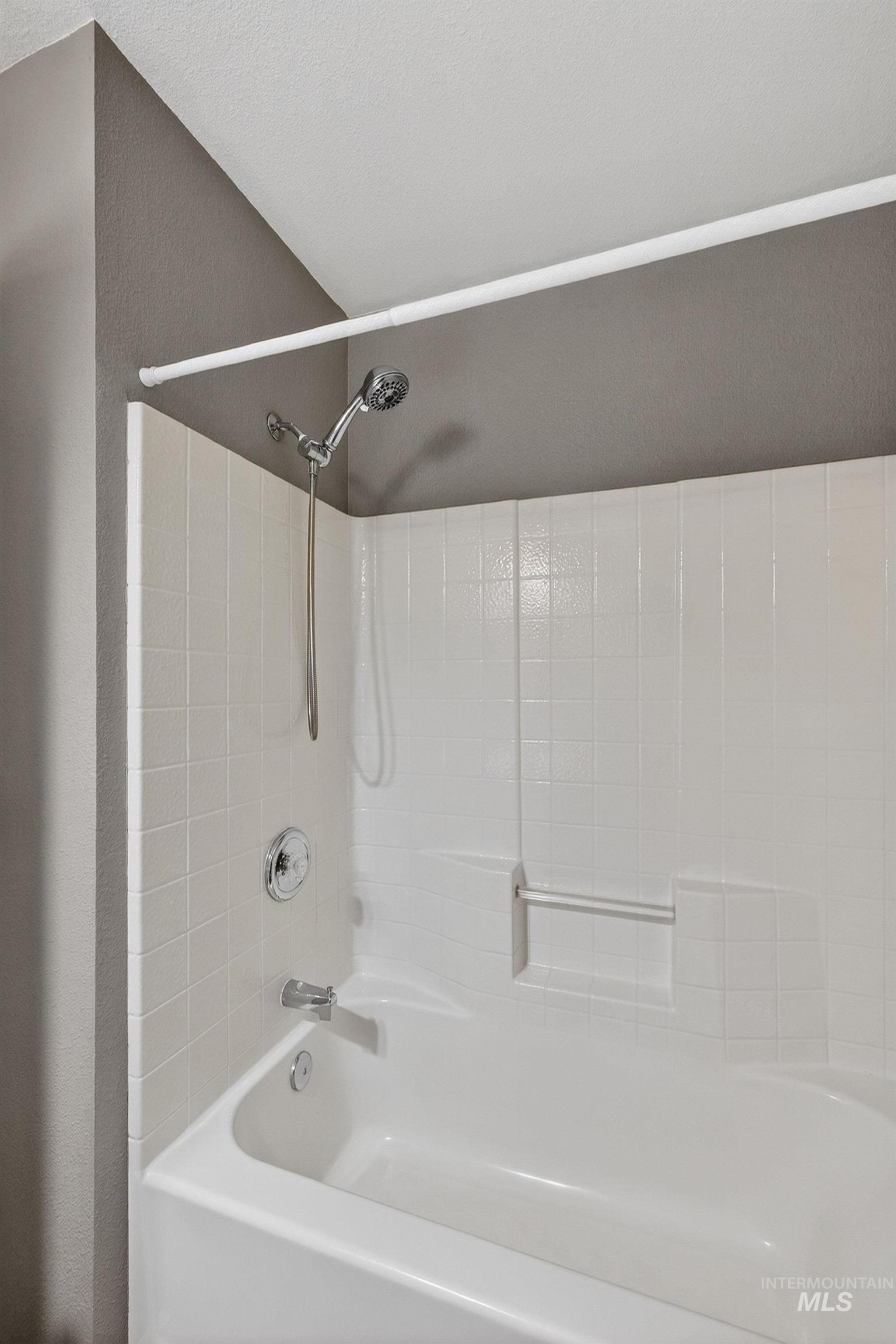 11157 W Red Maple Dr, Boise, Idaho 83709, 3 Bedrooms, 2 Bathrooms, Residential For Sale, Price $475,000, 98979627