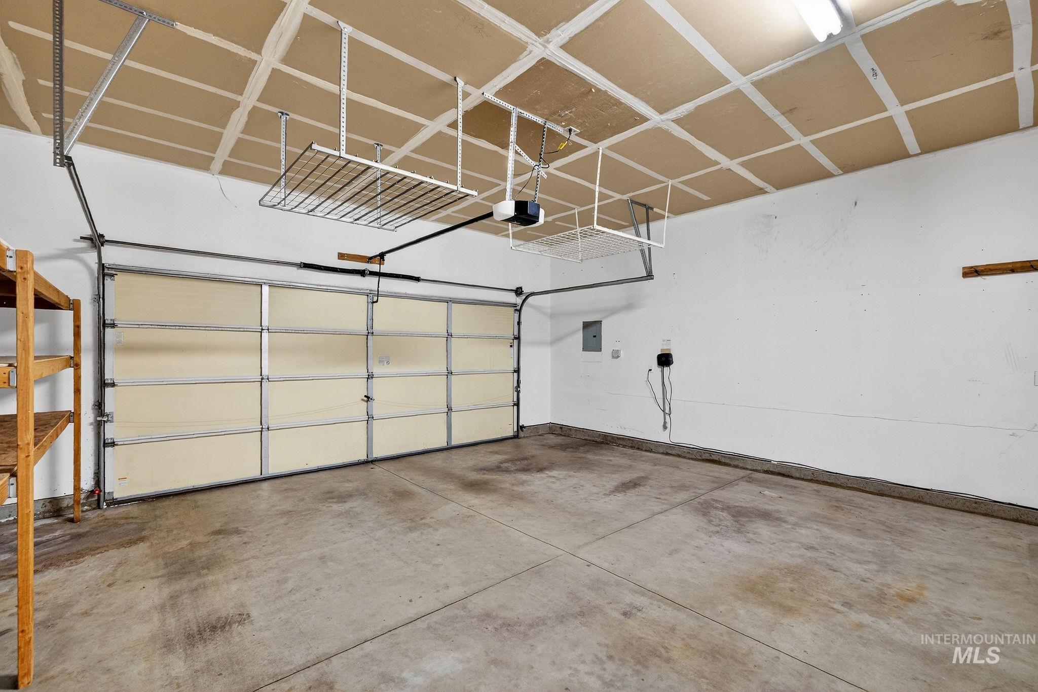 11157 W Red Maple Dr, Boise, Idaho 83709, 3 Bedrooms, 2 Bathrooms, Residential For Sale, Price $475,000, 98979627