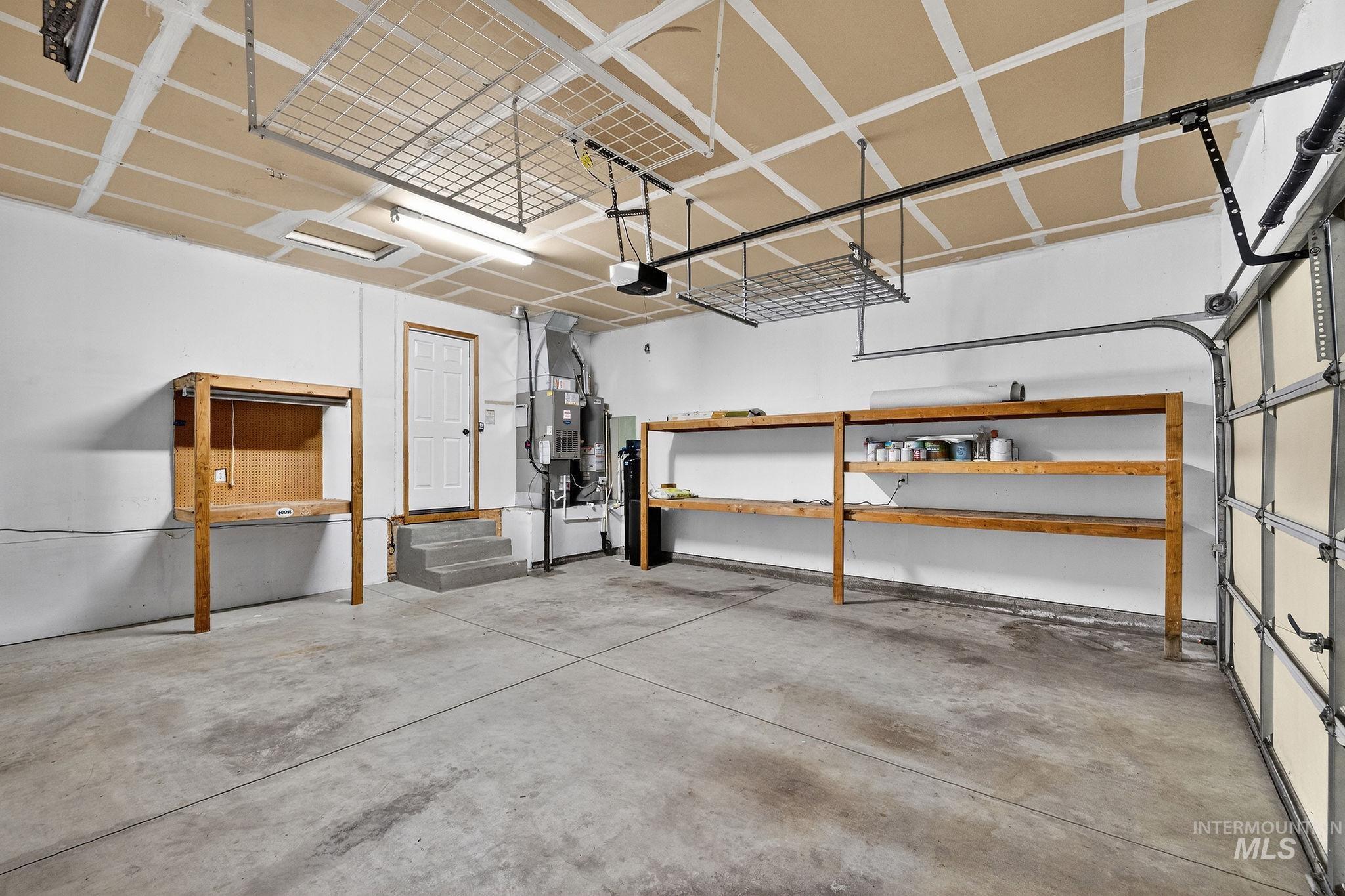 11157 W Red Maple Dr, Boise, Idaho 83709, 3 Bedrooms, 2 Bathrooms, Residential For Sale, Price $475,000, 98979627