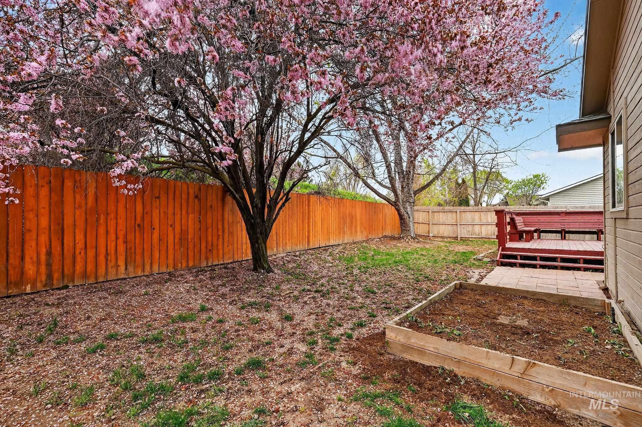 11157 W Red Maple Dr, Boise, Idaho 83709, 3 Bedrooms, 2 Bathrooms, Residential For Sale, Price $475,000, 98979627