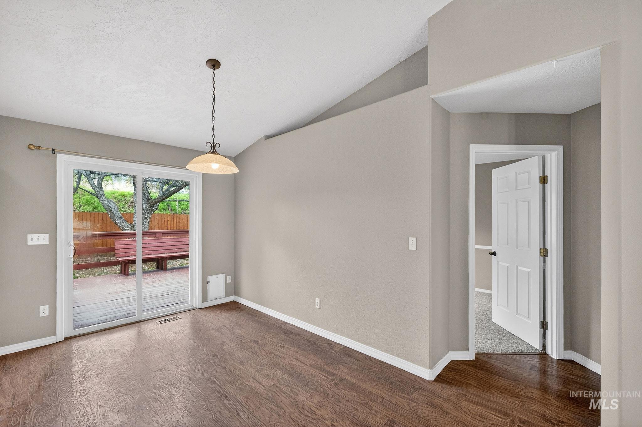 11157 W Red Maple Dr, Boise, Idaho 83709, 3 Bedrooms, 2 Bathrooms, Residential For Sale, Price $475,000, 98979627