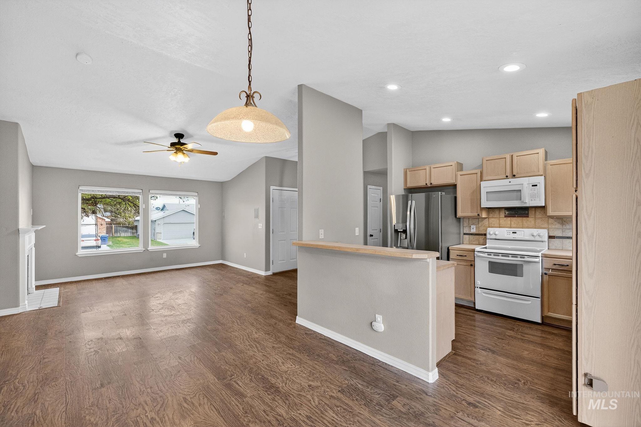 11157 W Red Maple Dr, Boise, Idaho 83709, 3 Bedrooms, 2 Bathrooms, Residential For Sale, Price $475,000, 98979627