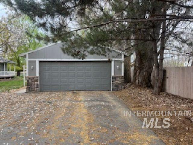 9022 Highway 44, Middleton, Idaho 86644-5618, 5 Bedrooms, 4 Bathrooms, Residential For Sale, Price $1,069,000, 98979632