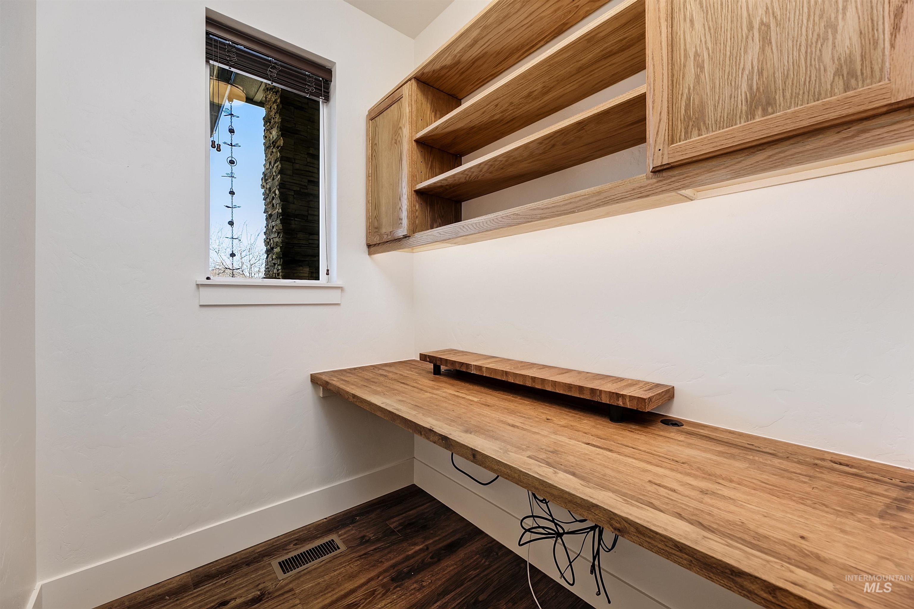 3961 W Caragana Ct, Meridian, Idaho 83646, 3 Bedrooms, 2 Bathrooms, Residential For Sale, Price $599,900, 98979635