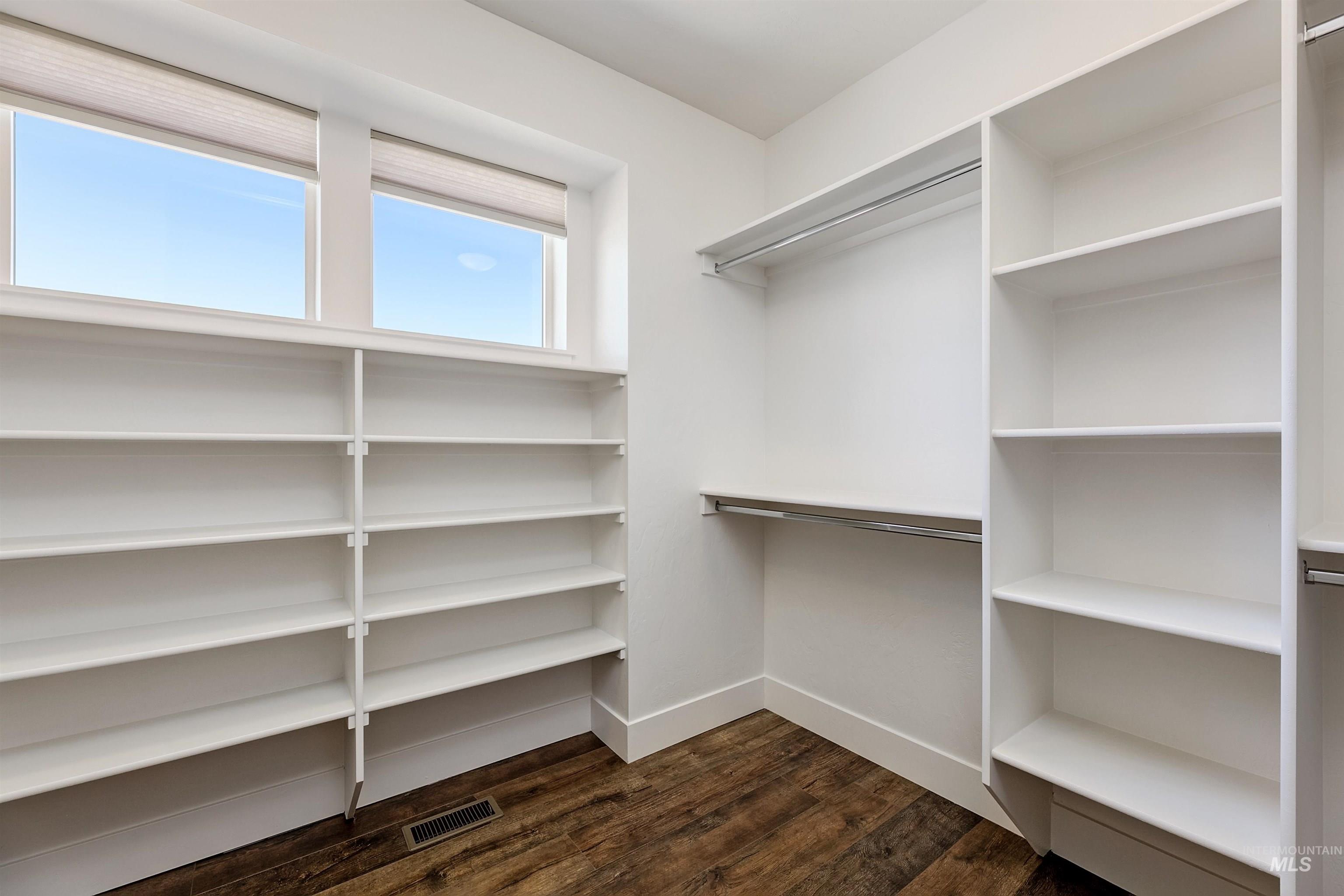 3961 W Caragana Ct, Meridian, Idaho 83646, 3 Bedrooms, 2 Bathrooms, Residential For Sale, Price $599,900, 98979635